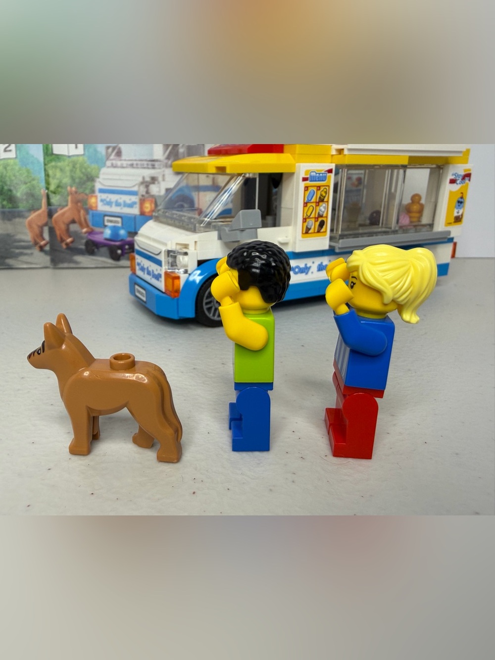 LEGO #60253 Ice-Cream Truck - Picture 2 of 12